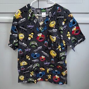 Sesame Street Black Multicolor Character Print Women’s Top